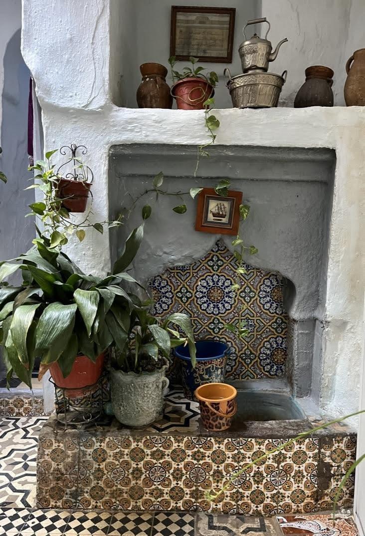 A typical hidden small-scale water well in Tétouan.