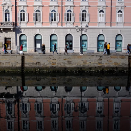 Cosmopolitanism and Nationalism: Resilience and the Jewish Community in the Port City of Trieste